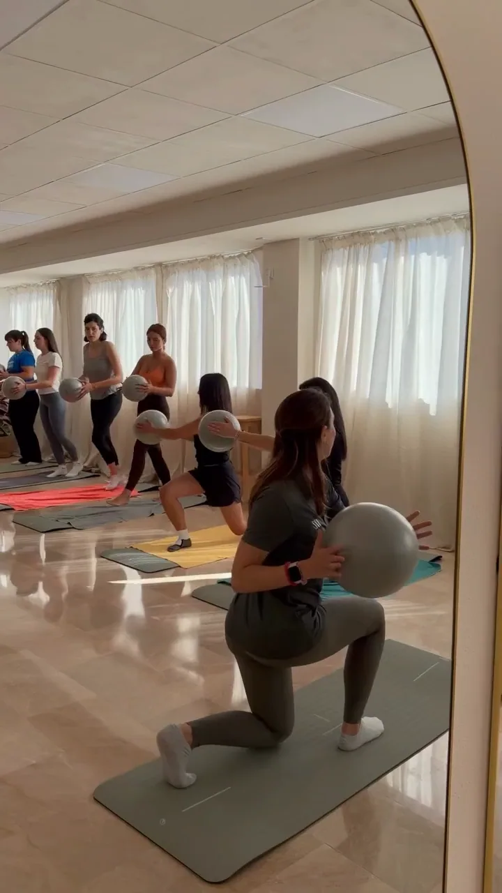 Persona fent activitat física per cuidar l equilibri hormonal
